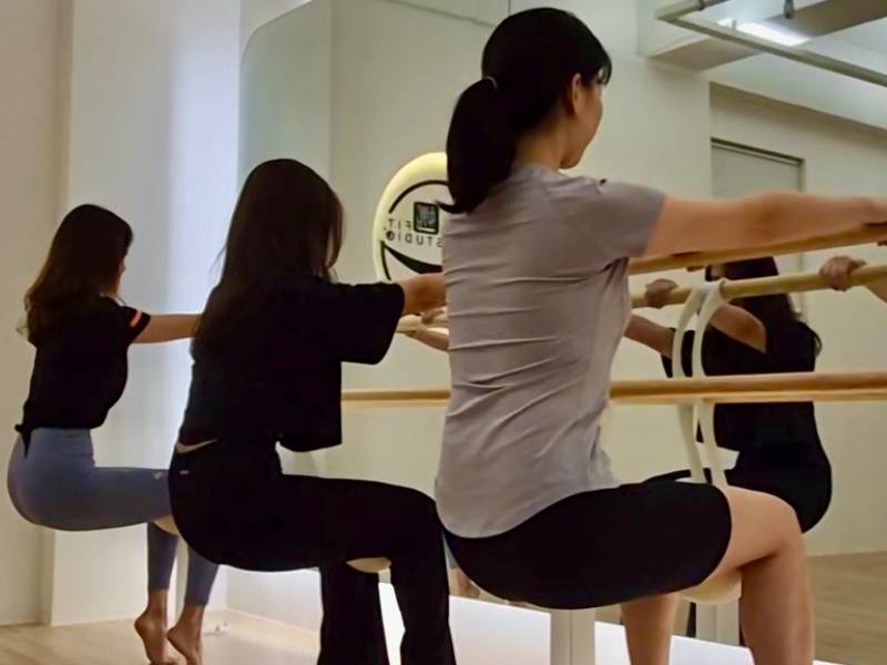 전신 칼로리 버닝 바레 Barre A 이미지