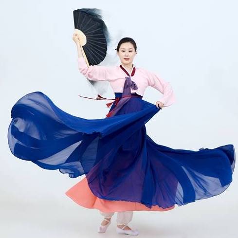 춤으로 만나는 전통의 멋, 한국무용 이미지