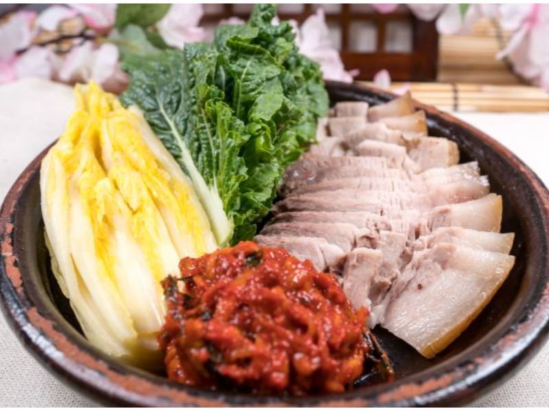 환절기 보양식 간장 수육 이미지