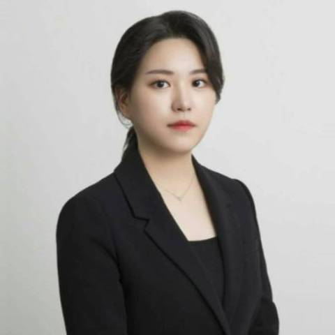 손쉽게 완성하는 1:1 데일리 셀프 헤어 스타일링 이미지