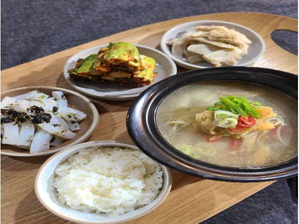 북어 콩나물 국밥, 청포묵 김무침, 오이소박이 A 이미지